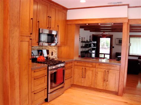 Pasadena Bungalow Kitchen With Wood Cabinets Arts And Crafts Kitchen
