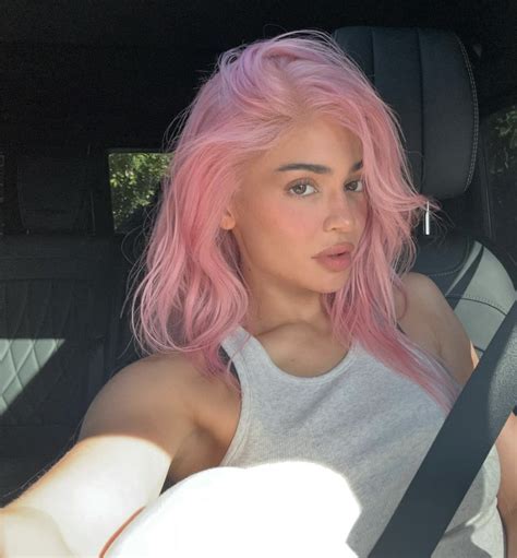 kylie jenner dyed her hair pink so now pretty much everybody wants to dye their hair pink