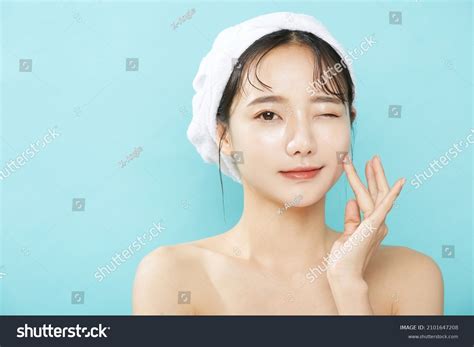 1 885 Imagens De Korean Girls Shower Imagens Fotos Stock E Vetores Shutterstock