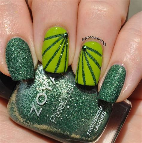 Drama Queen Nails 31dc2013 Day 4 Green Queen Nails Nails Nail