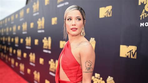 This Video Of Halsey Crying During Her Concert Will Convince You She