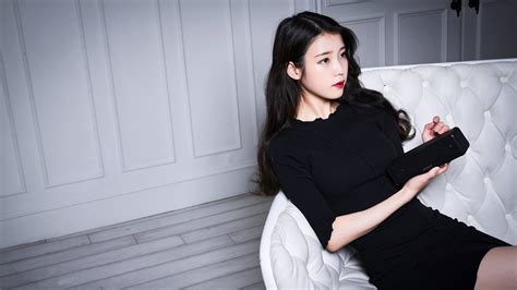 Iu Singer Wallpapers Top Free Iu Singer Backgrounds Wallpaperaccess