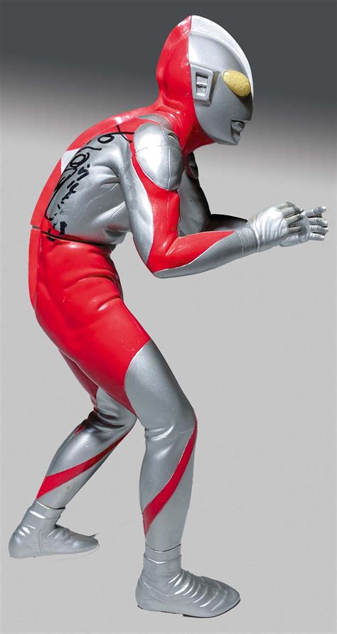 Susumu Kurobe Satoshi Furuya Hand Signed Banpresto Ultraman