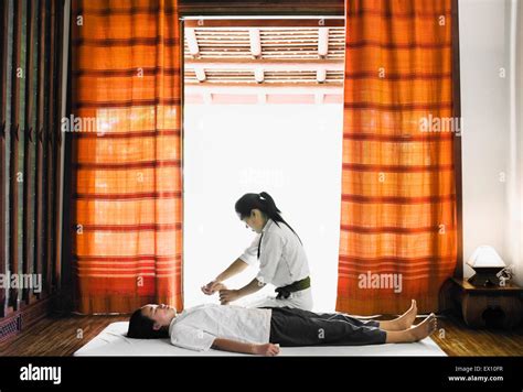 sen sip ou lao traditionnel massage au spa de la résidence phou vao luang prabang laos photo
