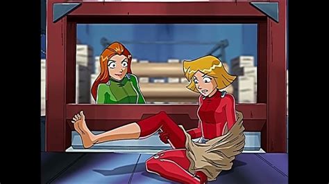 Totally Spies Clover Foot Youtube