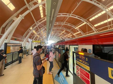 Ada 28 925 Penumpang LRT Jabodebek Di Hari Pertama Dan Kedua Setelah