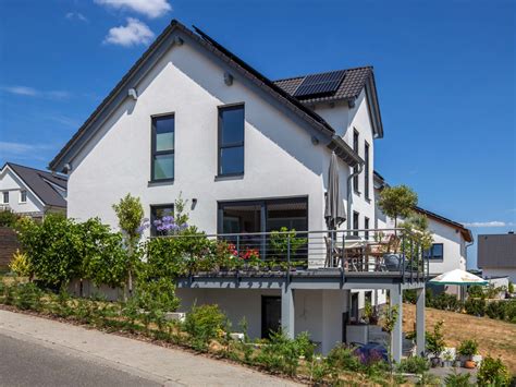 Soll es ein klassisches einfamilienhaus mit gelbem putz. Haus Hanglage - Wohnung Idee