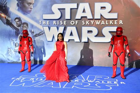 the new star wars movie shows two women kissing singapore cut the scene the washington post