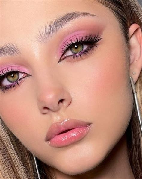 Top 20 Light Pink Eyeshadow Looks For All Seasons