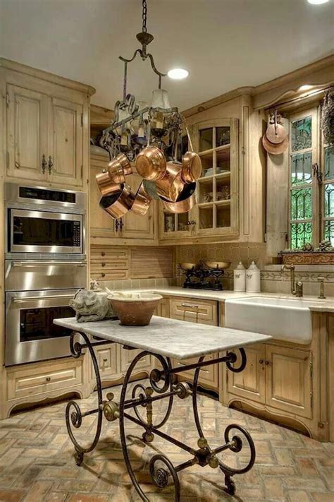 35 Easy And Simple French Country Kitchen Design Ideas Country