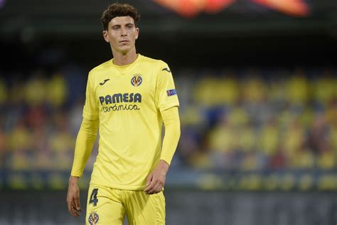 Pau torres es un jugador ágil que no tiene problemas a la hora de dejar el carril central para llegar a la ayuda al carril lateral, tal y como vemos en la primera imagen. Villarreal President: "I'm not afraid of Real Madrid ...