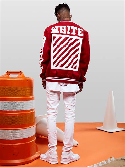 Discover virgil abloh's take on street fashion. 21 Savage staat model voor de nieuwe OFF-WHITE collectie ...