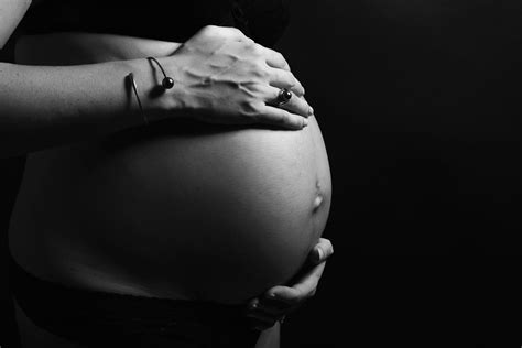 Séance photo grossesse paris photographe femme enceinte ile de france Aurélia