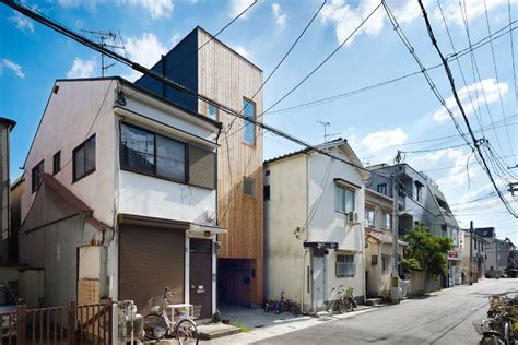 Japanese Skinny House Reaches Skyward Curbed