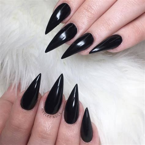 Get Ready To Flaunt Your Fabulous Black And White Stiletto Nails The Fshn