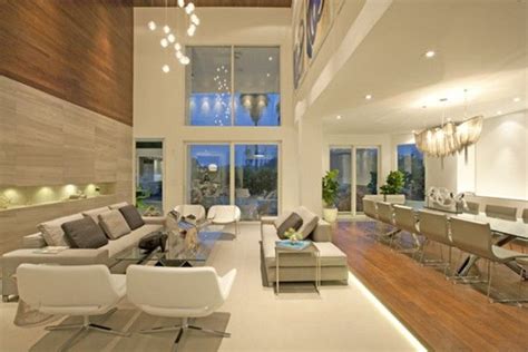 A Gorgeous Modern Renovation In Miami Living Room Design Modern Long