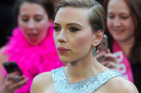 Les Larmes De Scarlett Johansson En Découvrant Le Destin De Sa Famille