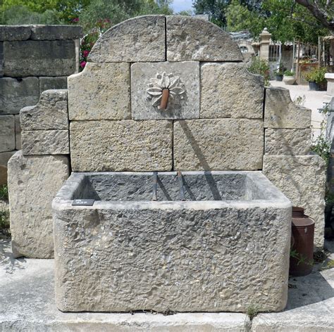 Cette Jolie Fontaine Murale Est Une Fontaine Provençale De Jardin En