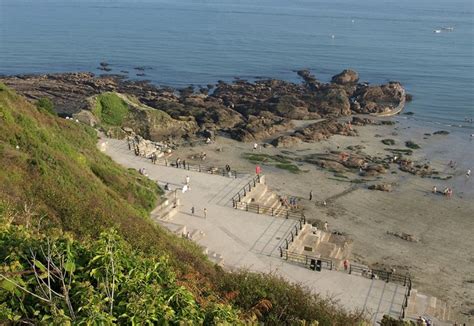 Angular Promenade East Looe Photo UK Beach Guide