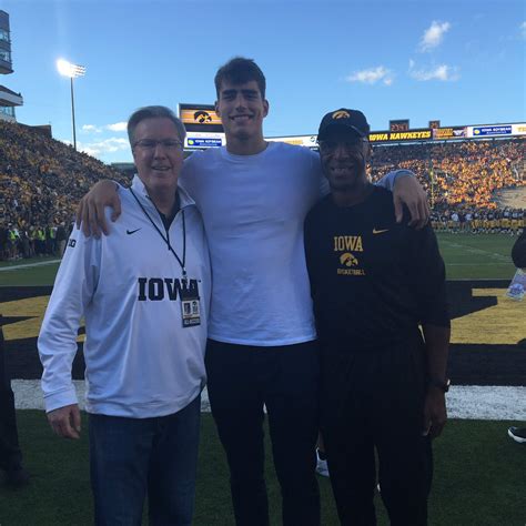 Luka garza is an american basketball player. Luka Garza (@LukaG_55) | Twitter