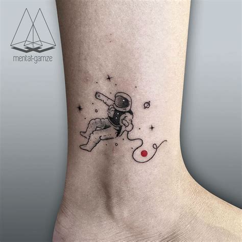 turkish-artist-creates-amazing-minimalist-tattoos-minimalist-tattoo,-astronaut-tattoo,-tattoos