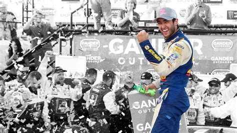 During a nascar race, drivers do hundreds of laps at speeds of more than 300 kilometers per hour. Chase Elliott: The Real-Life Diet of the NASCAR Superstar | GQ