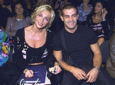 Paola barale ha rivelato il motivo della fine della sua relazione con gianni sperti a la confessione da peter gomez. Paola Barale e Gianni Sperti, divorzio dopo tre anni di ...