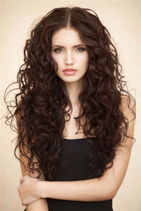 Curly Hair Trends Haircut Hairdos For Short Wavy Hair Brown Hair Looks Brown