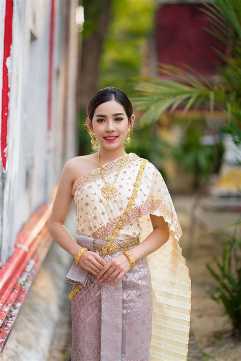 thai traditional clothing