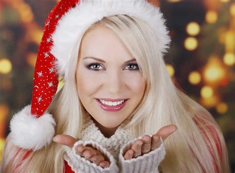 40 Cutest Christmas Girls Profile Dp For Whatsapp Freshmorningquotes