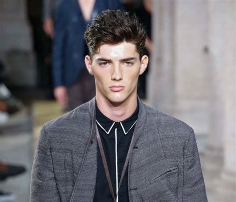 Maybe you would like to learn more about one of these? 19 Gaya rambut ikal pria yang keren dan trendi - All ...