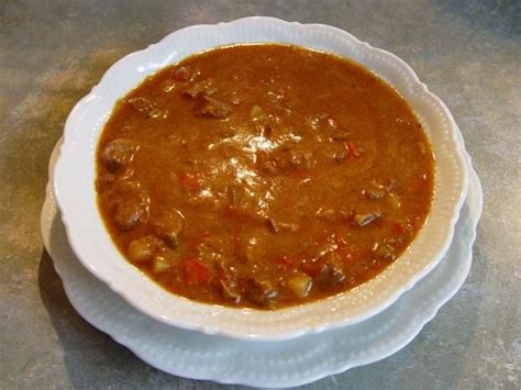 Rezept Gulaschsuppe für 10 Personen