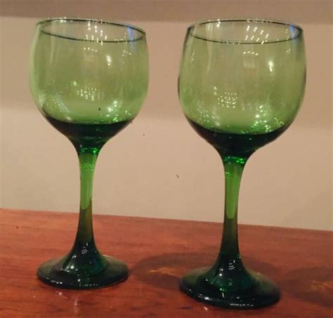 Libbey Green Glass 10 Oz Wine Glasses Set Of 2 Ebay
