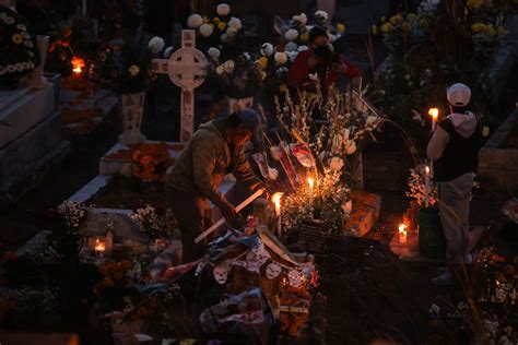 ¿cuál Es El Origen E Historia Del Día De Muertos En México Y Por Qué Se