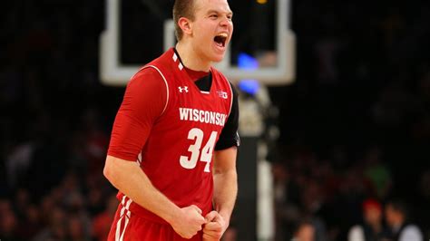 wisconsin men s basketball receives their big ten championship rings