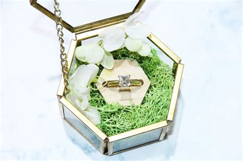 BA.SG: IGI Certified Labgrown Asscher-shaped Diamond Engagement Ring