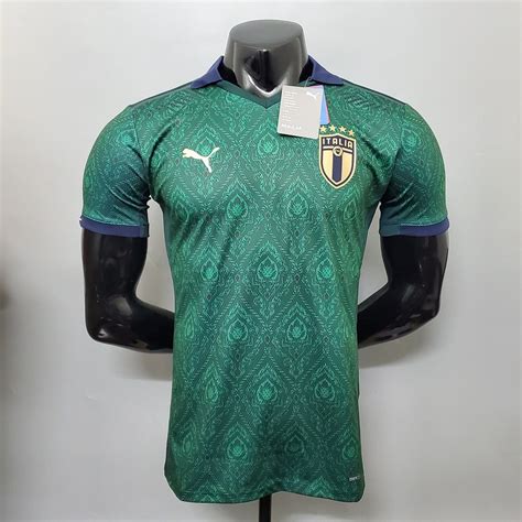 Parce qu'un maillot sans écusson, c'est triste comme un ciel sans soleil, pire qu'une. Match Italy third jersey 2020 2021 - Foot dealer - Football shirt