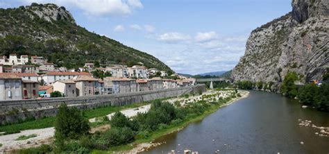 Created in 1970, the park has its administrative seat in florac at florac castle. Escapades en famille dans les Cévennes - De Beaux Lents ...