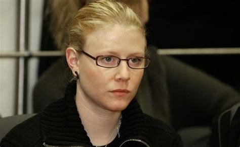 Sabine dardenne ist eines der opfer, das überlebt hat. Laetitia Delhez, une des victimes de Marc Dutroux.