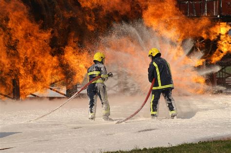 How foam extinguishes the fire. World-first technique for eliminating toxic chemicals ...