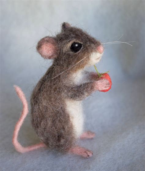 Needle Felted Mouse Poseable Realistic Life Sized Etsy Felt Mouse