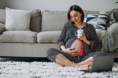 Biasanya, untuk mempercepat pembukaan persalinan, ibu hamil akan diberikan suntikan induksi yang memancing kontraksi dan. 15 Cara Mempercepat Pembukaan Jelang Persalinan - Ibupedia