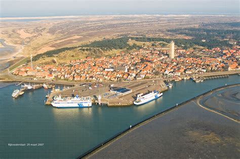 Holiday home is located in 2 km from the centre. Nieuw contract onderhoud veerhavens Waddenzee - Land + Water
