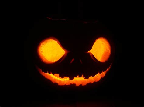 35 Best Spooky Scary Halloween Wallpapers For Desktop Entertainmentmesh