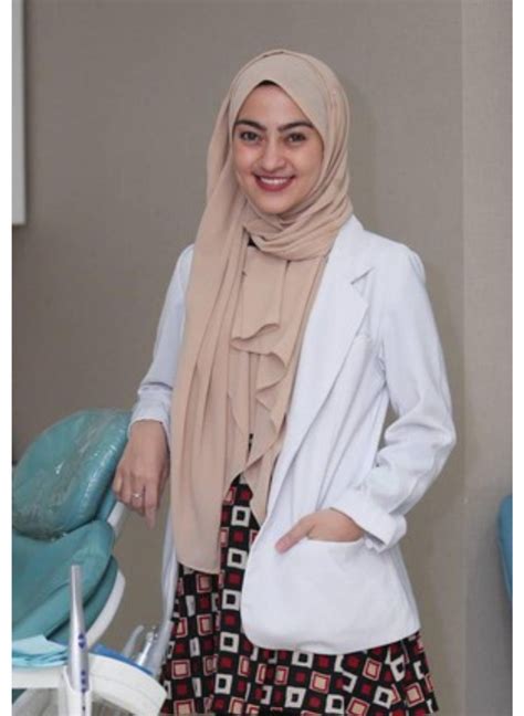 Inilah 11 Dokter Cantik Yang Berhijab Indonesia Pasti Rela Disuntik