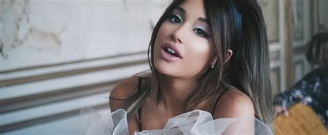 Ariana grande may be touring the country, killing it every night on tour, but that doesn't mean she's too busy to release a new single and music video. Is ariana grande dating sean. Who is Ariana Grande Dating ...