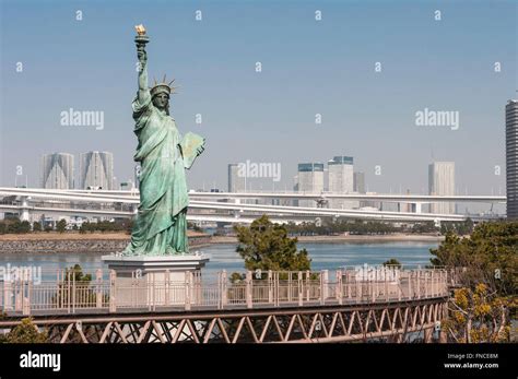 Replica Of Statue Of Liberty Odaiba Tokyo Japan Stock Photo Alamy