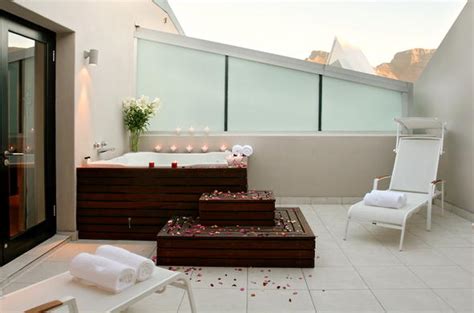Belvedere suite is situated in the gardens of the hotel with a large living area and a master bedroom with round jacuzzi bath, separate wardrobe, features a large. Images of Victoria & Alfred Hotel - 4 Star Cape Town ...