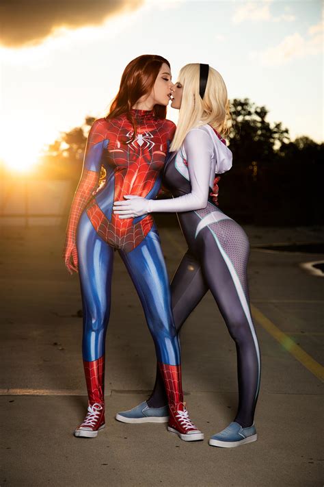 Mary Jane X Gwen By Gumihohannya And Liensue R Cosplaygirls