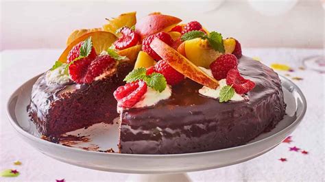 18 видео 9 663 просмотра обновлен 23 окт. Saftiger Schokokuchen Rezept - ESSEN UND TRINKEN